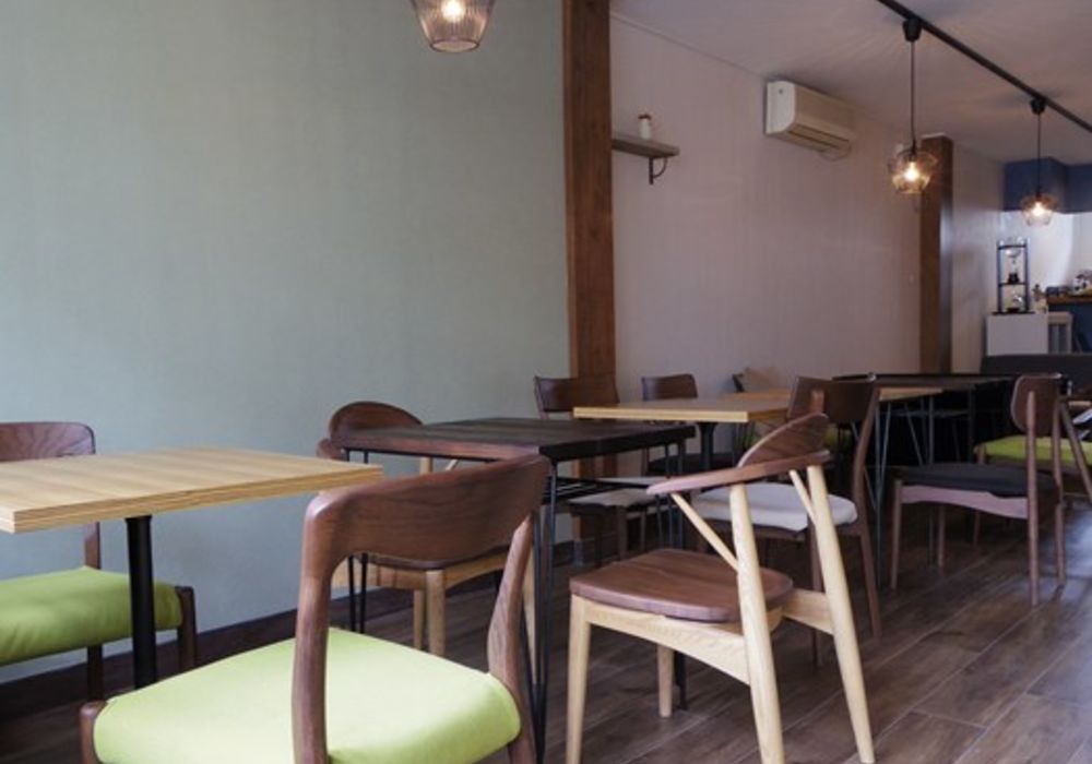  三鷹 西久保　Cafe「Schnurr Warz」